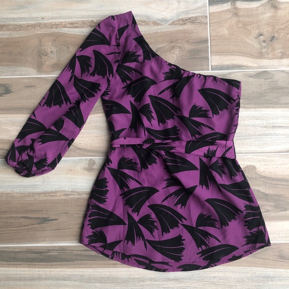 Guess Blouse - Picture 2 of 4